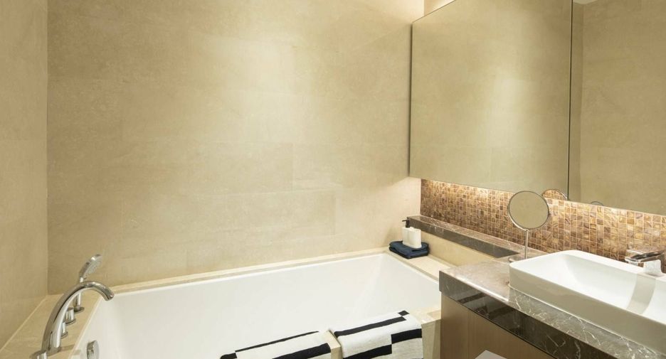For sale 2 bedrooms condo in Pathum Wan, Bangkok