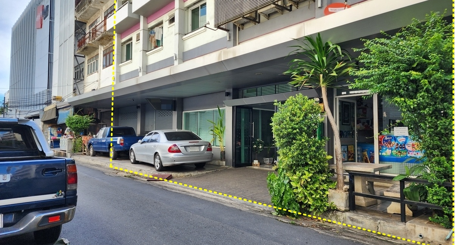 For sale retail Space in Lak Si, Bangkok