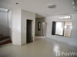出售 3 卧室 联排别墅 在 Wang Thong Lang, 曼谷