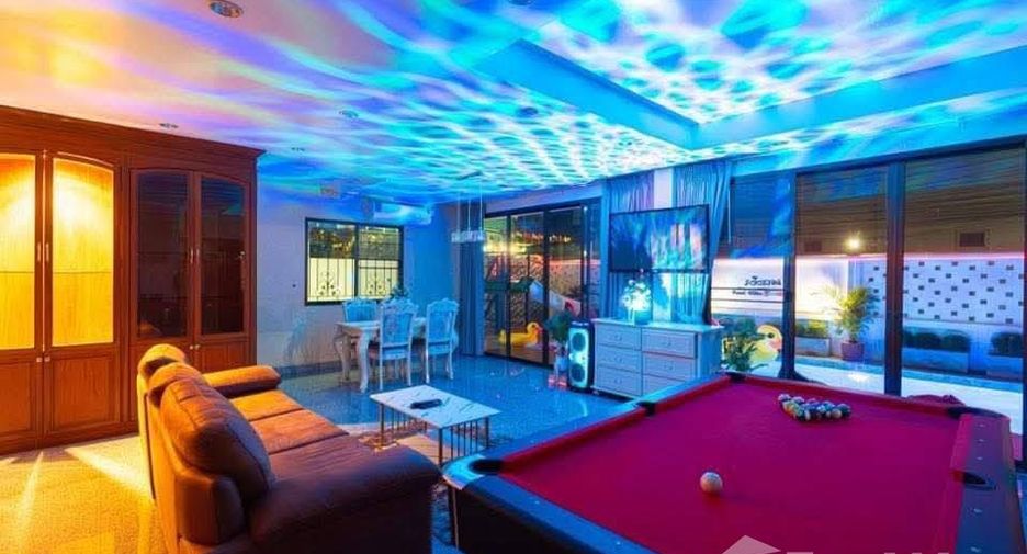 Villa en alquiler de 5 habitaciones en Bang Lamung, Chonburi
