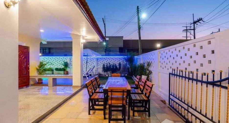 Villa en alquiler de 5 habitaciones en Bang Lamung, Chonburi