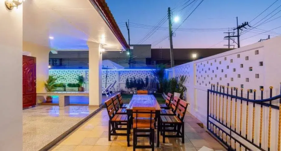 À louer 5 chambres villa à Jomtien, Pattaya