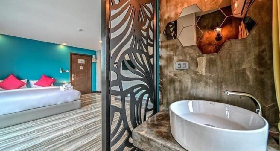 For sale 27 bedrooms hotel in Mueang Phuket, Phuket