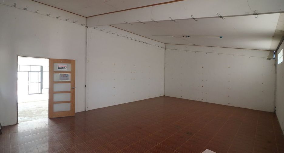 Local comercial en venta de 2 habitaciones en Non Sang, Nong Bua Lamphu