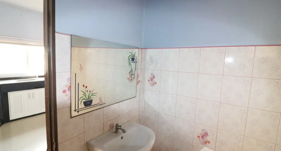 Local comercial en venta de 2 habitaciones en Non Sang, Nong Bua Lamphu
