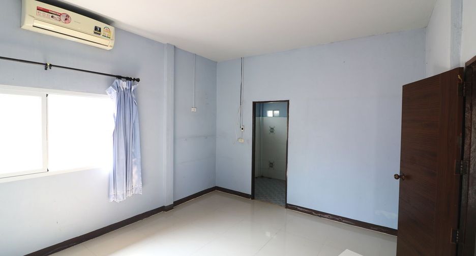 Local comercial en venta de 2 habitaciones en Non Sang, Nong Bua Lamphu