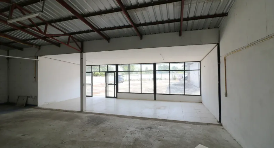Local comercial en venta de 2 habitaciones en Non Sang, Nong Bua Lamphu