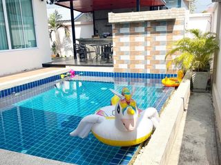 À vendre et à louer 3 chambres villa à Bang Lamung, Chonburi