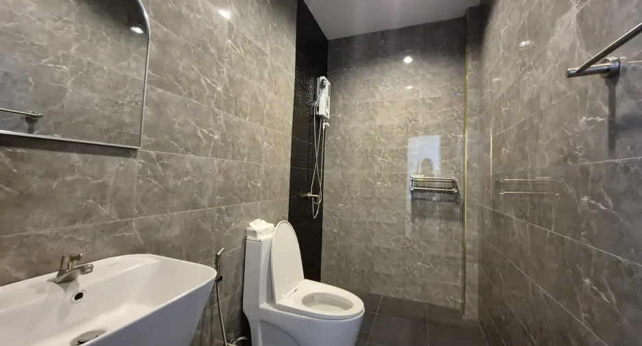 For rent 4 bedrooms villa in Bang Lamung, Chonburi