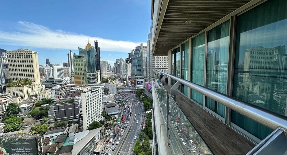 For sale 4 bedrooms condo in Khlong Toei, Bangkok