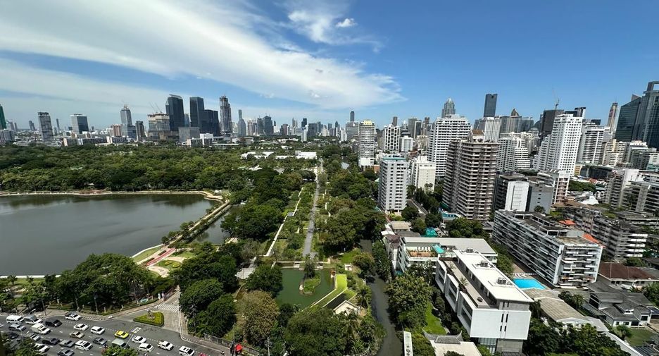 For sale 4 bedrooms condo in Khlong Toei, Bangkok