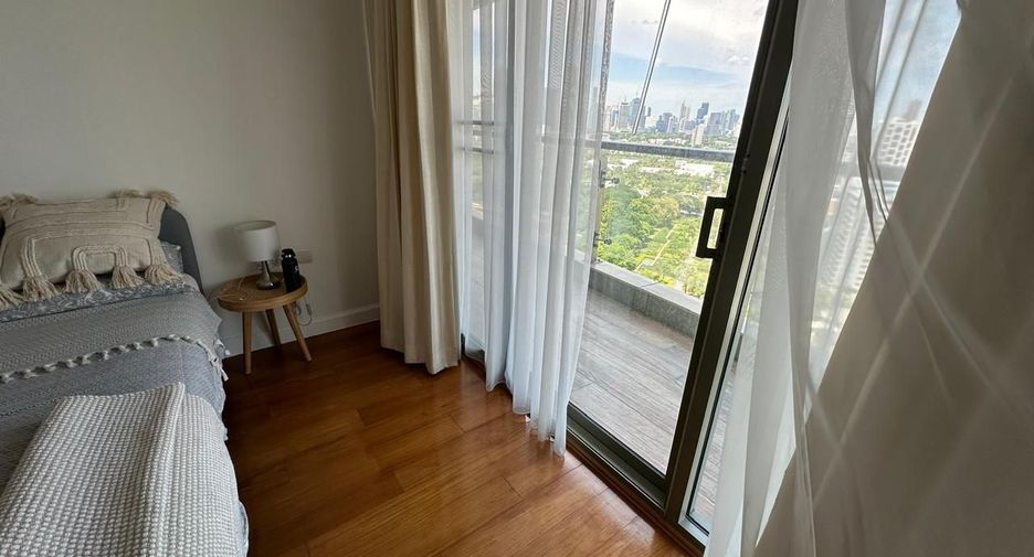 For sale 4 bedrooms condo in Khlong Toei, Bangkok