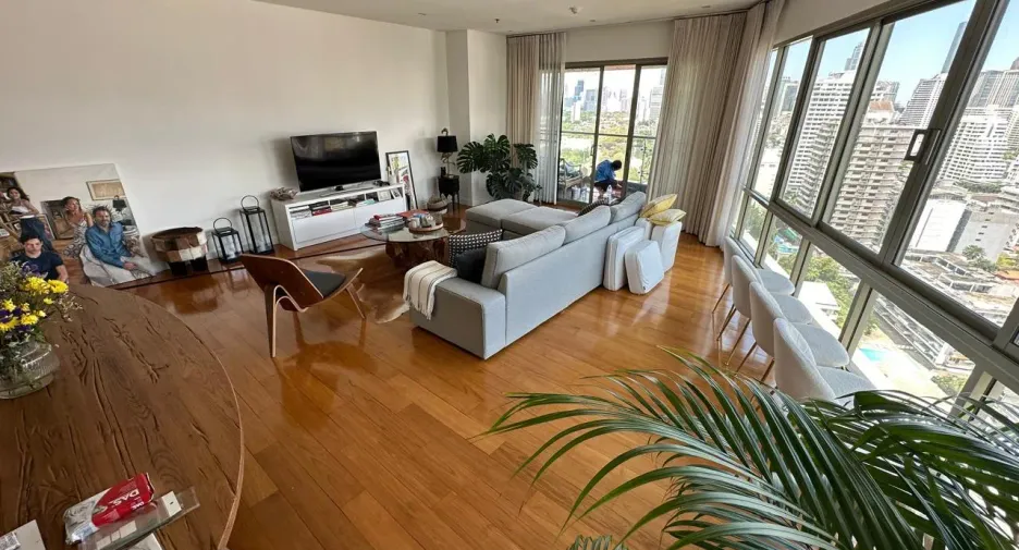 For sale 4 bedrooms condo in Khlong Toei, Bangkok