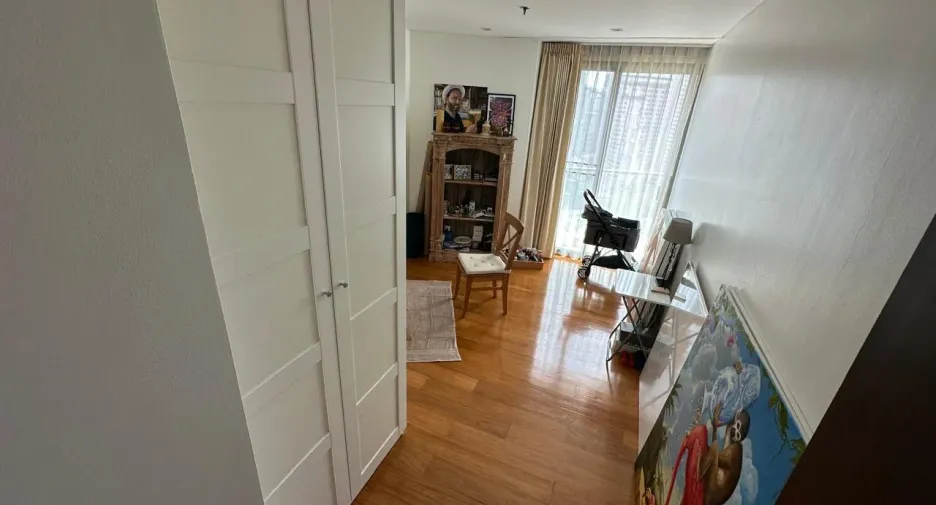 For sale 4 bedrooms condo in Khlong Toei, Bangkok