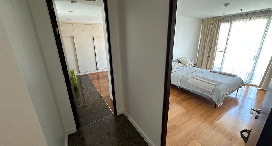 For sale 4 bedrooms condo in Khlong Toei, Bangkok
