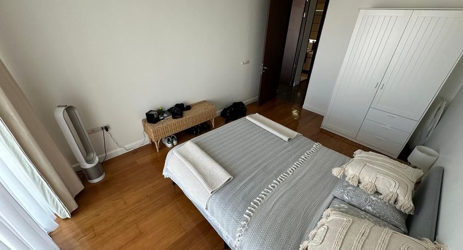 For sale 4 bedrooms condo in Khlong Toei, Bangkok