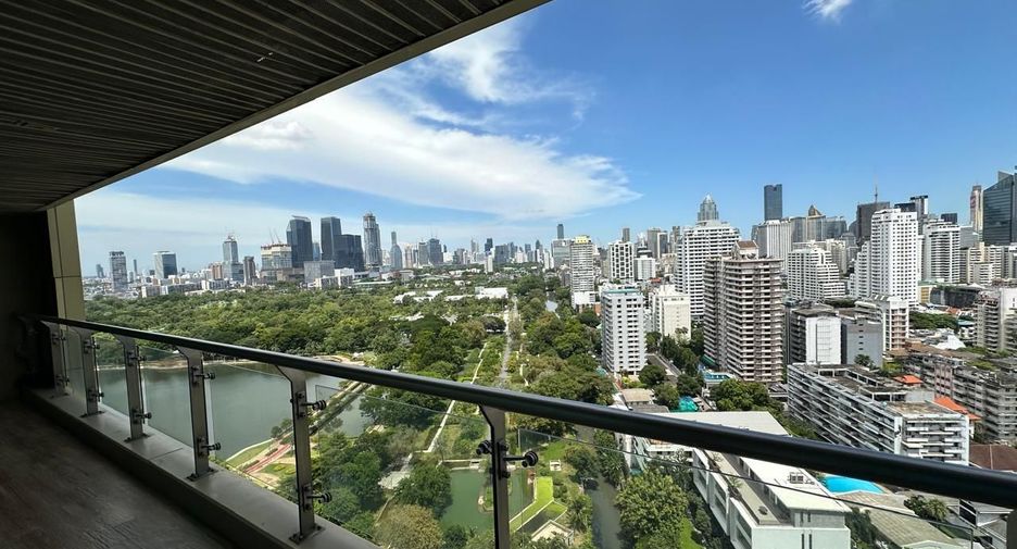 For sale 4 bedrooms condo in Khlong Toei, Bangkok