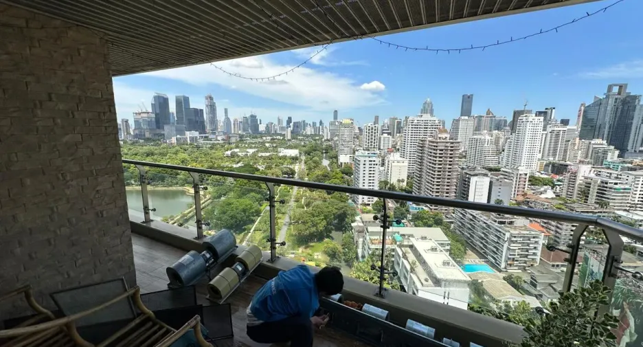 For sale 4 bedrooms condo in Khlong Toei, Bangkok