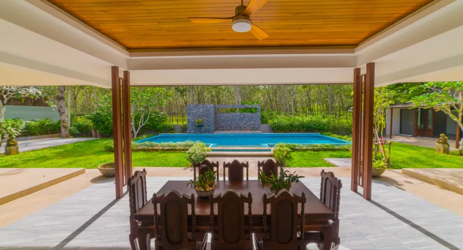 À vendre et à louer 5 chambres villa à Thalang, Phuket