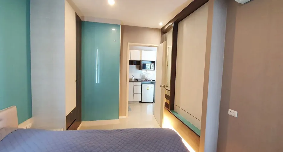 For sale studio condo 