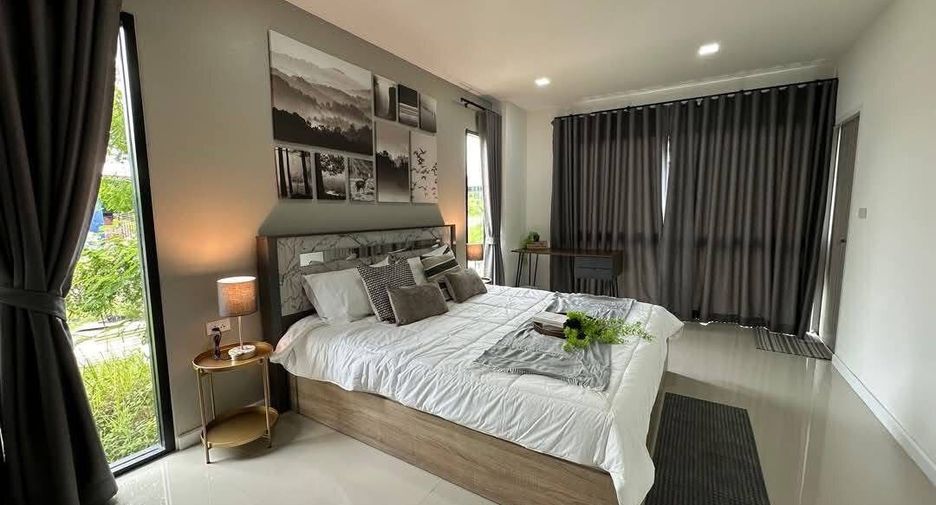 For sale 4 bedrooms townhouse in Bang Lamung, Chonburi