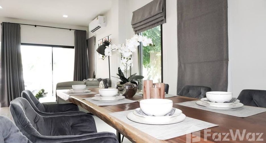 For sale 4 bedrooms townhouse in Bang Lamung, Chonburi