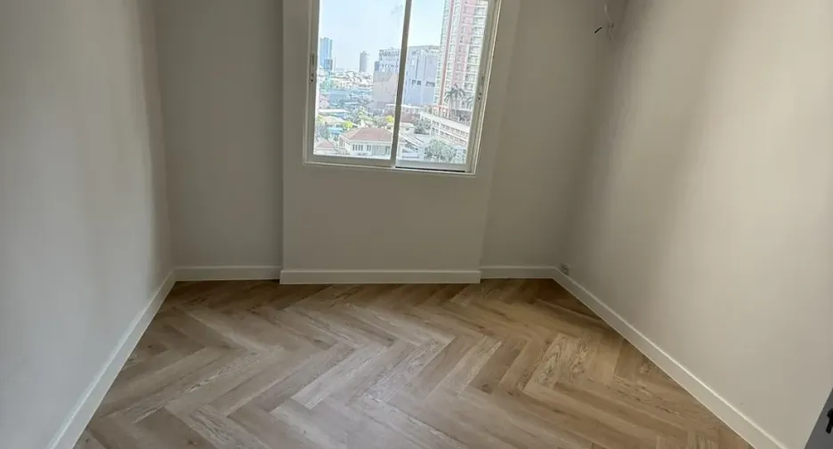 For sale 2 bedrooms condo in Yan Nawa, Bangkok