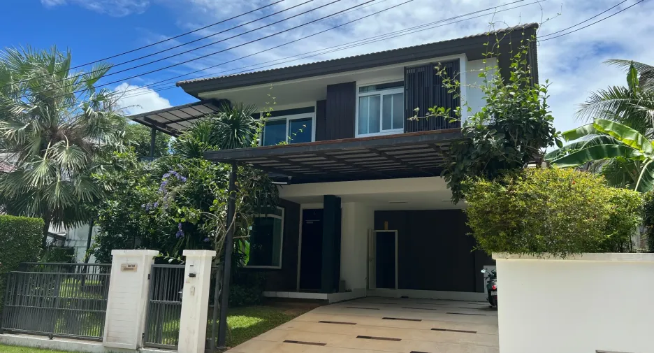 Casa en alquiler de 3 habitaciones en Mueang Phuket, Phuket