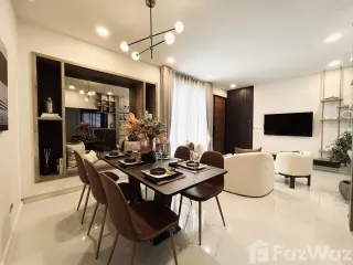 Casa adosada en venta de 3 habitaciones en Wang Thonglang, Bangkok