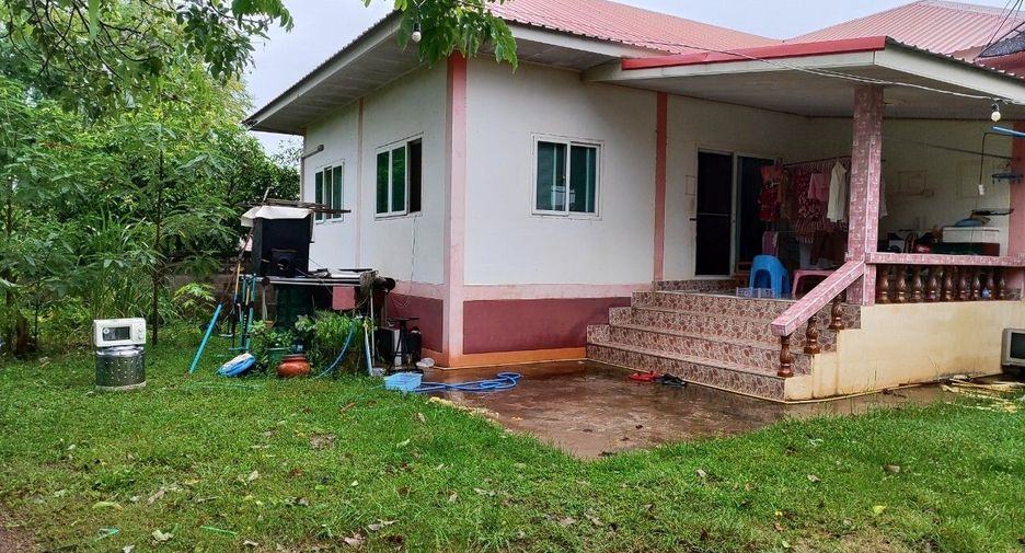 For sale 4 bedrooms house in Phon Phisai, Nong Khai