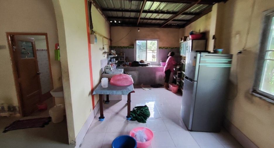 For sale 4 bedrooms house in Phon Phisai, Nong Khai