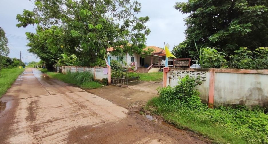 For sale 4 bedrooms house in Phon Phisai, Nong Khai