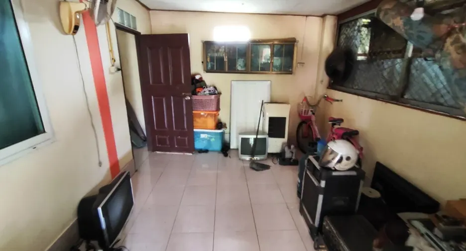 For sale 4 bedrooms house in Phon Phisai, Nong Khai