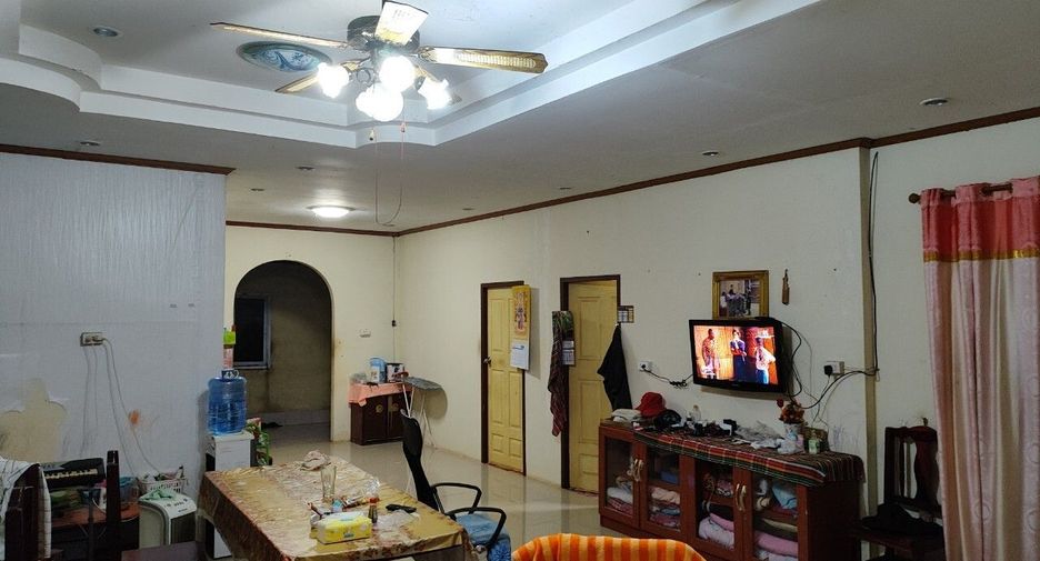 For sale 4 bedrooms house in Phon Phisai, Nong Khai