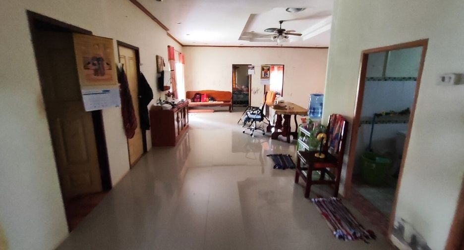 For sale 4 bedrooms house in Phon Phisai, Nong Khai