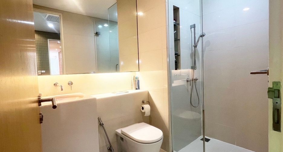 Продажа 4 спальни кондо в Кхлонг Тоеи, Бангкок