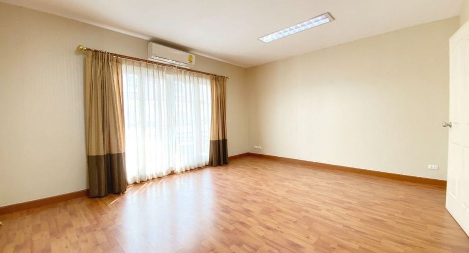 ขาย และ ให้เช่า 3 ห้องนอน ทาวน์เฮ้าส์ ใน บางกะปิ, กรุงเทพฯ