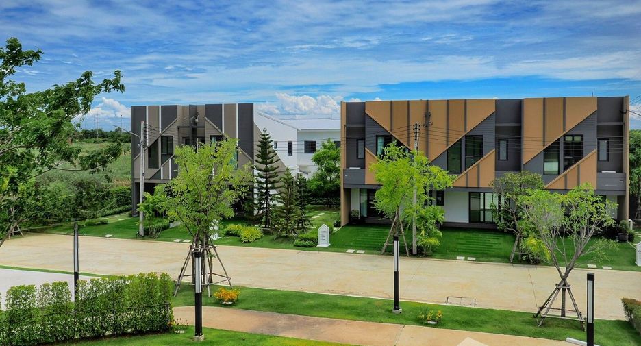 Casa adosada en venta de 3 habitaciones en Bang Pa-in, Phra Nakhon Si Ayutthaya