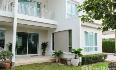 For rent and for sale 4 bedrooms house in Khlong Sam Wa, Bangkok