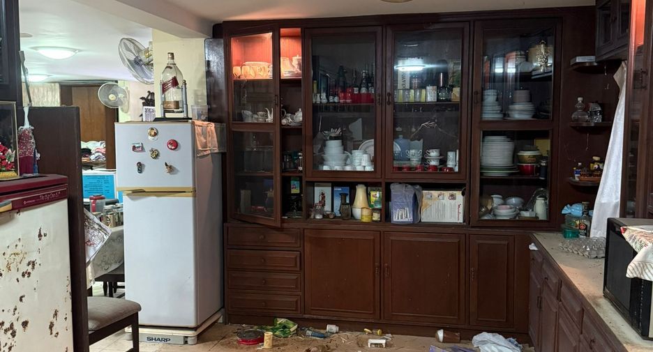 For sale 3 bedrooms townhouse in Bang Lamung, Chonburi