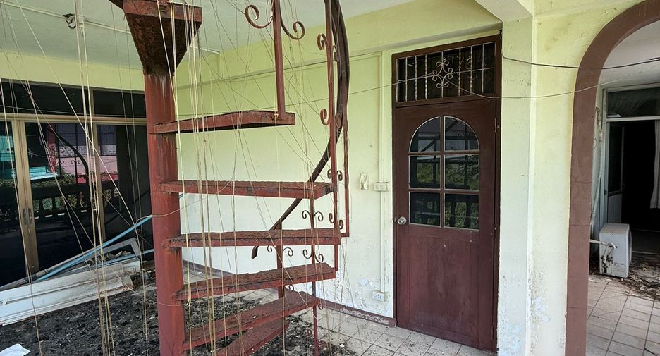 For sale 3 bedrooms townhouse in Bang Lamung, Chonburi
