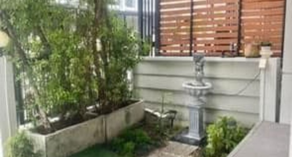For sale and for rent 3 bedrooms townhouse in Prawet, Bangkok