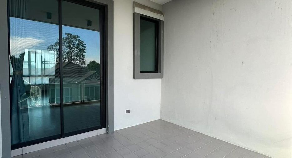 For sale 3 bedrooms townhouse in Bang Khen, Bangkok