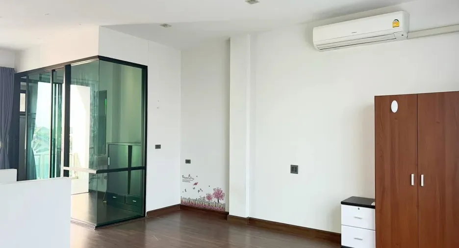 For sale 3 bedrooms townhouse in Bang Khen, Bangkok