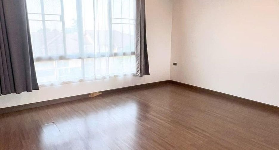 For sale 3 bedrooms townhouse in Bang Khen, Bangkok
