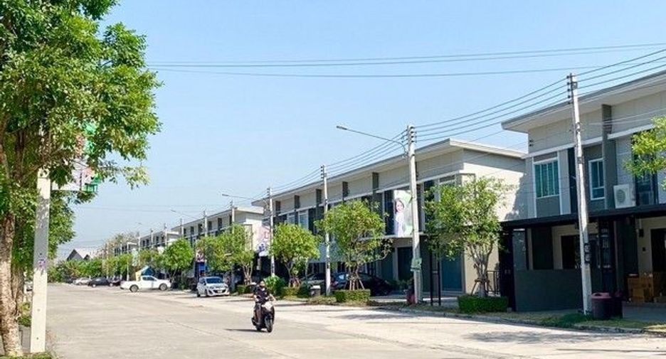 出售 3 卧室 联排别墅 在 Phutthamonthon, Nakhon Pathom