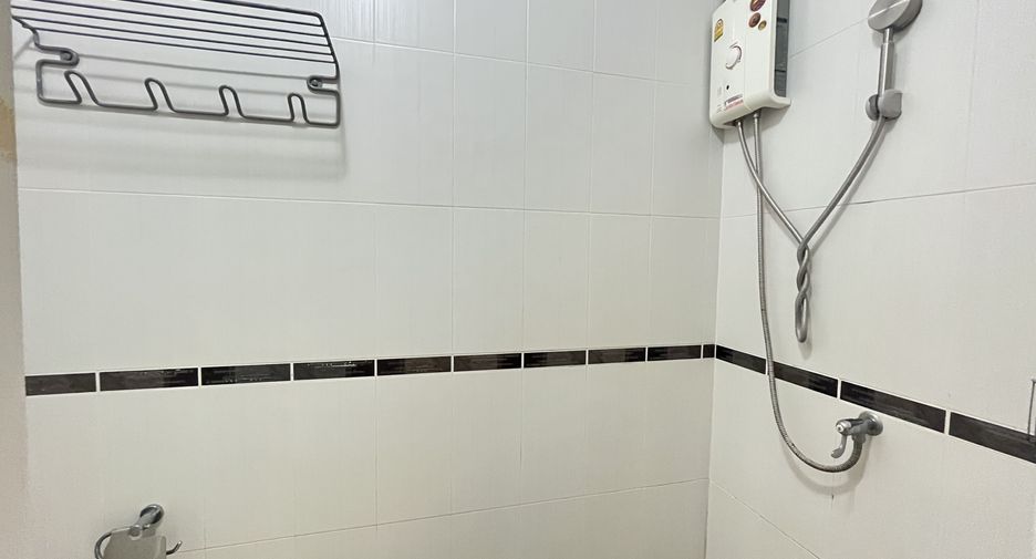 For rent 3 bedrooms townhouse in Mueang Phuket, Phuket