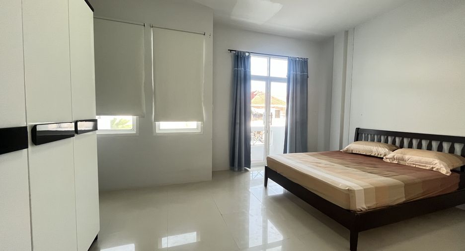 For rent 3 bedrooms townhouse in Mueang Phuket, Phuket