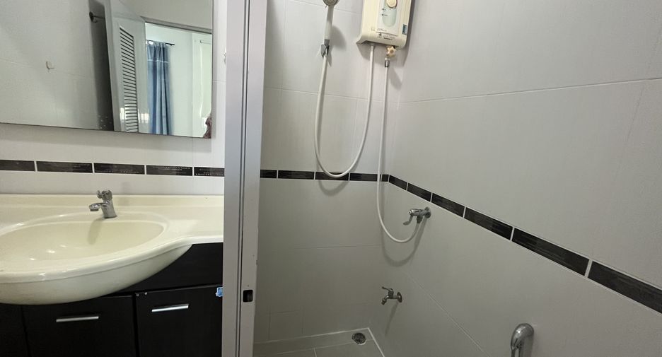 For rent 3 bedrooms townhouse in Mueang Phuket, Phuket
