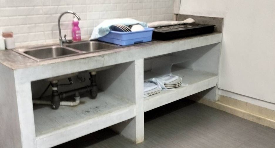 For rent 3 bedrooms townhouse in Mueang Phuket, Phuket